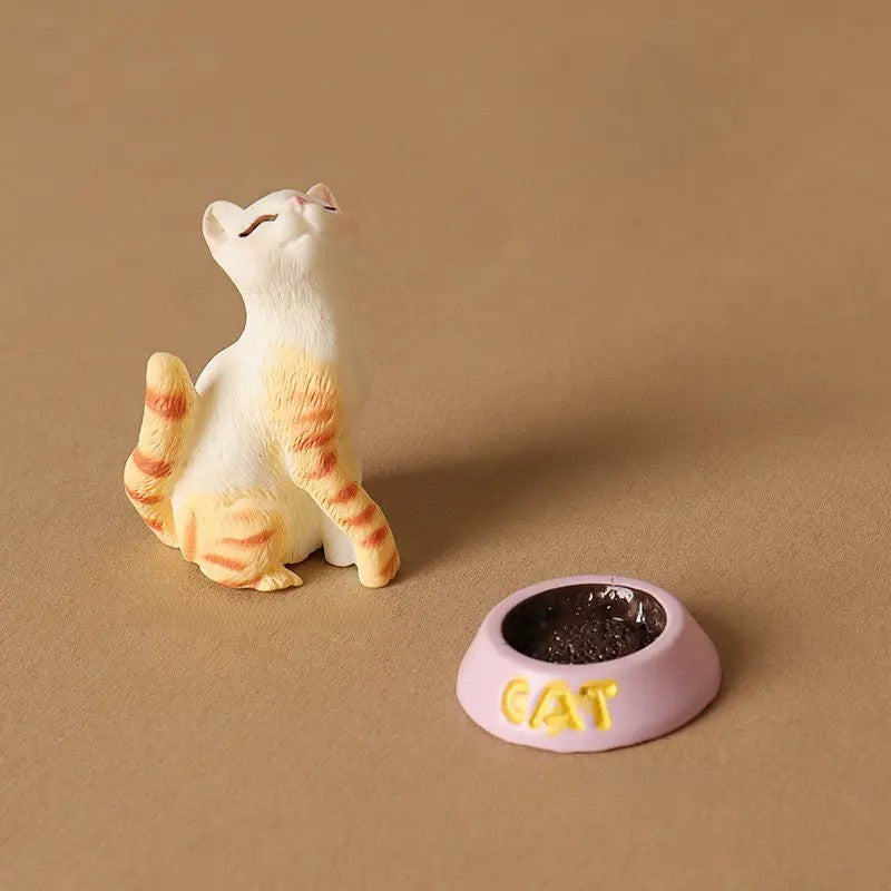 Miniature Dollhouse Cats with Toy and Food Accessories (1:12 scale)