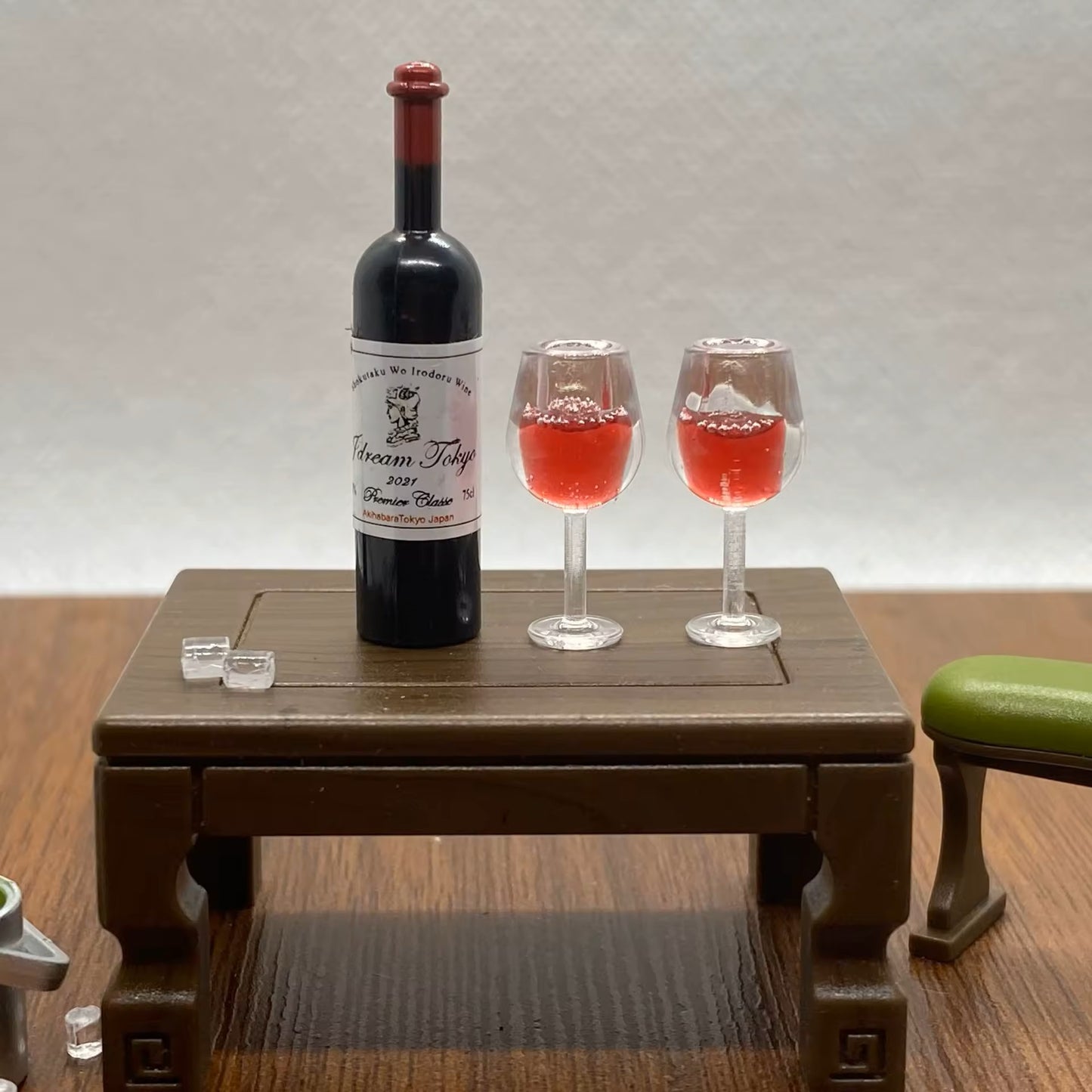 Miniature Light Red Wine Bottle with 2 Glasses (1:12 scale)